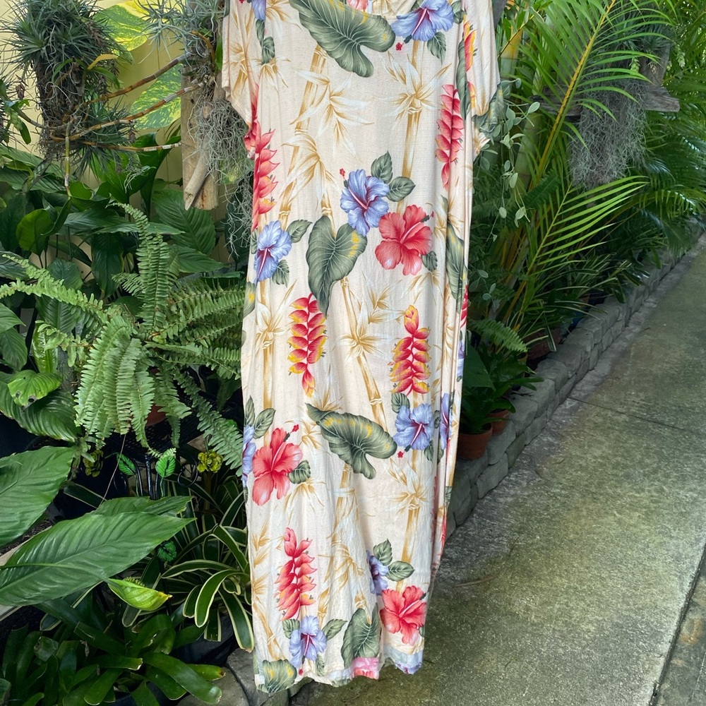 VTG Winnie Fashion Made In Hawaii USA Muumuu💛